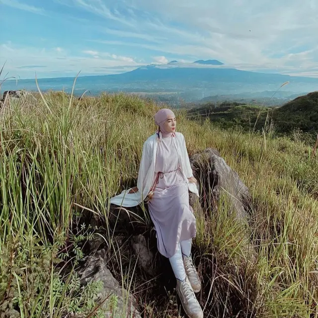 Pendaki Gunung Karang Numpang