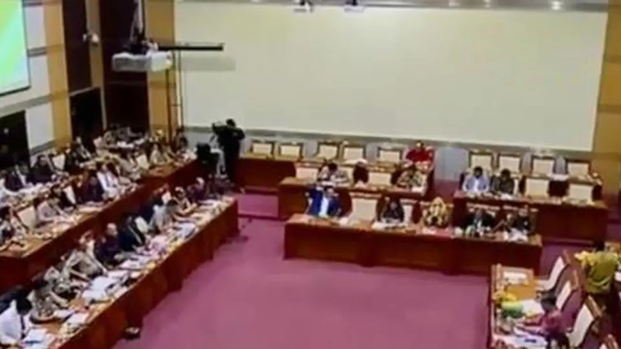  Rapat DPR-Kapolri 