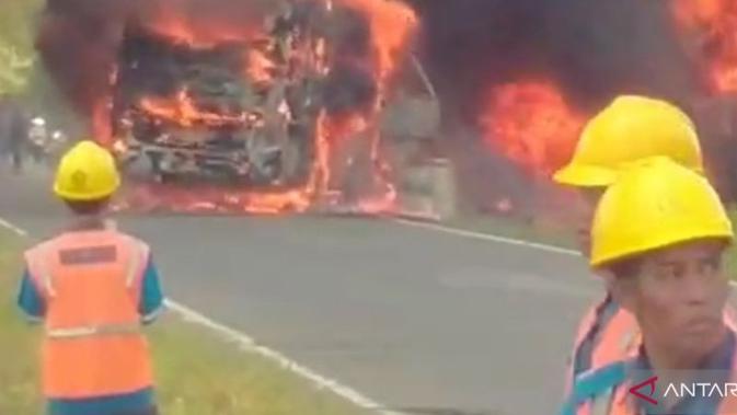 Kronologi Kecelakaan Maut Bus ALS vs Truk Tangki di Jalan Lintas Sumatera