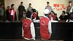 Sidang kasus keributan di tempat hiburan malam pada 2009 yang berbuntut tewasnya seorang pengunjung di PN Kelas 1A Bandung, Jabar, berlangsung ricuh. Keluarga dan rekan korban kecewa dengan tuntutan jaksa terhadap enam terdakwa karena dinilai terlalu ring