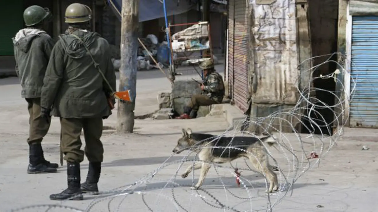 Milisi Berseragam Militer Serang Pos di India, 2 Tewas