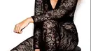 Terlihat cantik effortless, Celine Dion kenakan jumpsuit lace berwarna hitam [@celinedion]