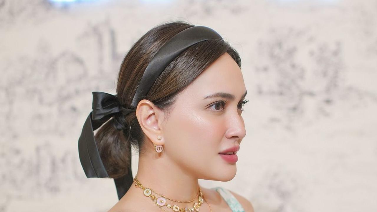 7 Potret Sandy Aulia dengan Aura Single Mom Cantik Berkelas