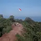 Pendaki di Puncak Gunung Lasem. (Dok: IG @rembang&nbsp;https://www.instagram.com/p/B7zRTosJhKp/?igsh=MXF3eDRkd2l3OTV4eA%3D%3D)