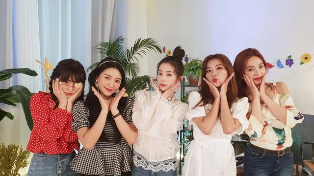 Red Velvet (Twitter/ SMTOWNGLOBAL)