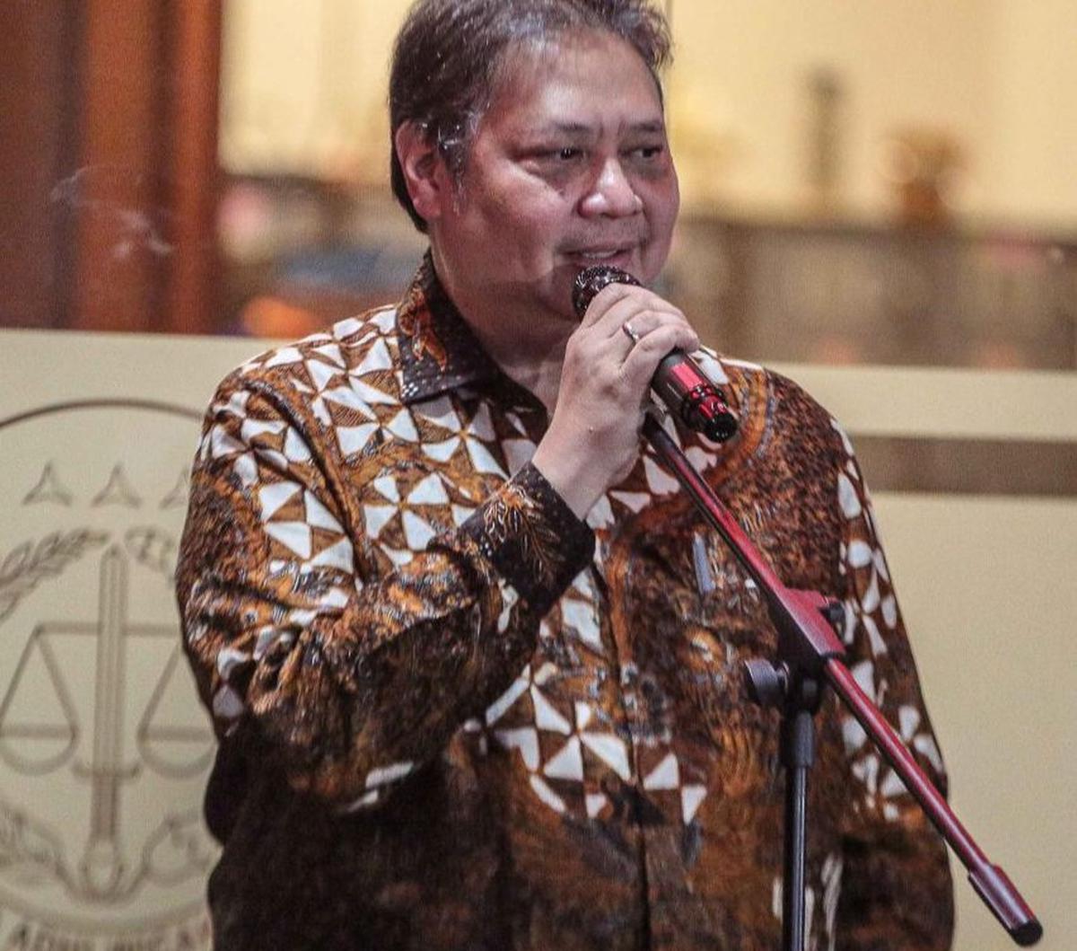 Pemeriksaan Airlangga Hartarto dilakukan sebagai saksi tiga tersangka korporasi yaitu Wilmar Group, Permata Hijau Group, dan Musim Mas Group.