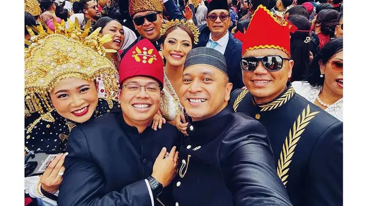 5 Potret Artis di Upacara Penurunan Bendera HUT ke-80 RI di Istana Merdeka