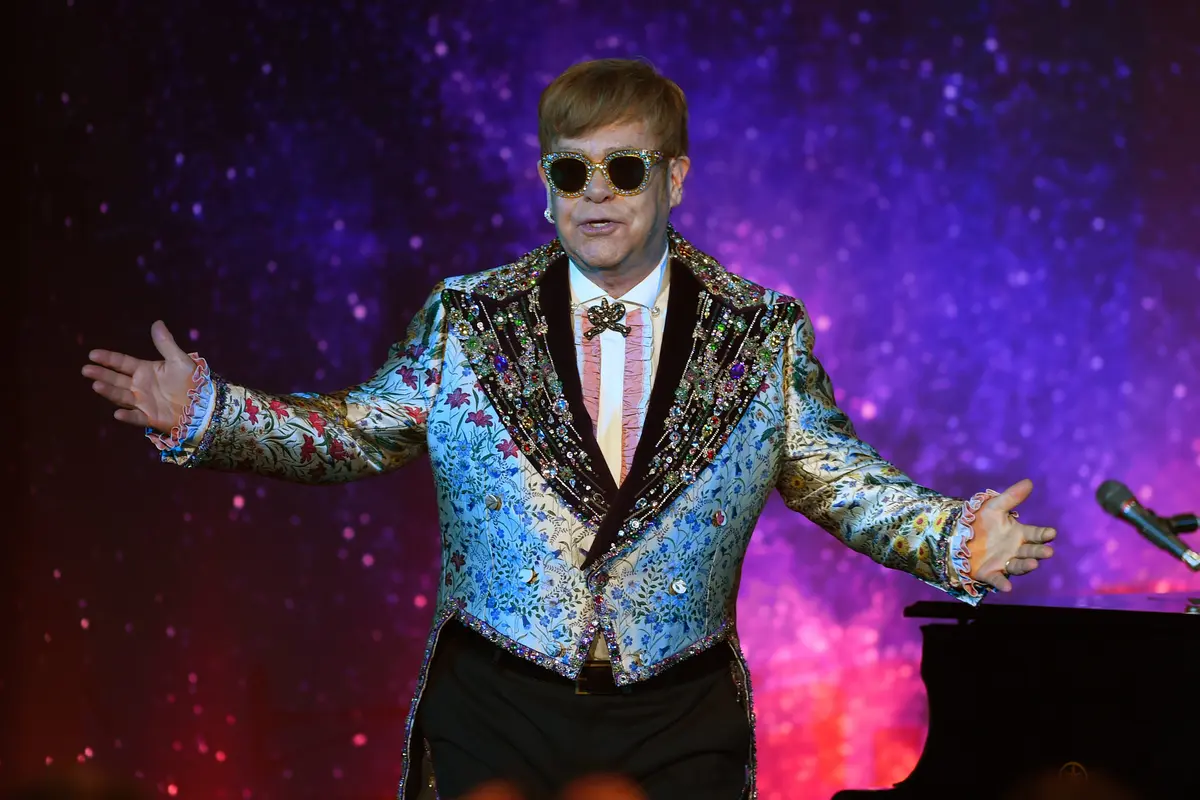 Legenda Pop Elton John Bakal Gelar Tur Perpisahan September 2018