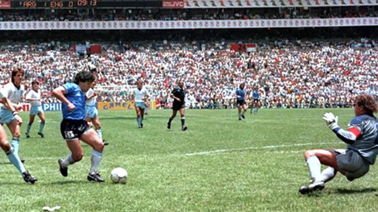 Gol Diego Maradona ke gawang Inggri