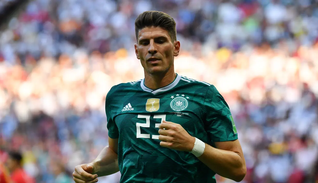 4. Mario Gomez - Tampil mengesankan membuat Liverpool terpikat. The Reds percaya Gomez adalah solusi lini depan mereka yang tidak produktif saat itu. (AFP/Saeed Khan