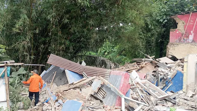Rumah Ambruk di Sukabumi