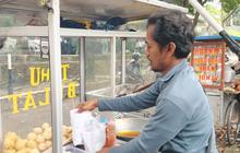 Tak Sekadar Menunggu, Tahu Bulat Jadi Pengisi Perut Para Pejuang Kerja
