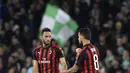 Pemain AC Milan yang tengah On Fire, Suso mencetak gol pada menit ke-62 pada fase grup Liga Europa yang berlangsung di Stadion Benito Villamarin, Spanyol (9/11),  AC Milan bermain imbang 1-1 kontra Real Betis (AFP/Cristina Quicler)