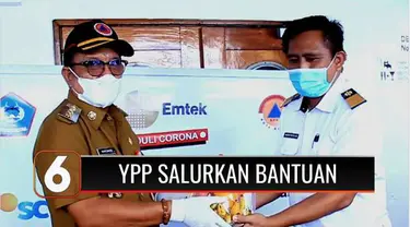 YPP SCTV-Indosiar dan Pemkot Bitung, Sulawesi Utara menyerahkan bantuan untuk ABK, tenaga kesehatan, dan warga yang sedang isoman di Kapal Apung KM Tatamailau.