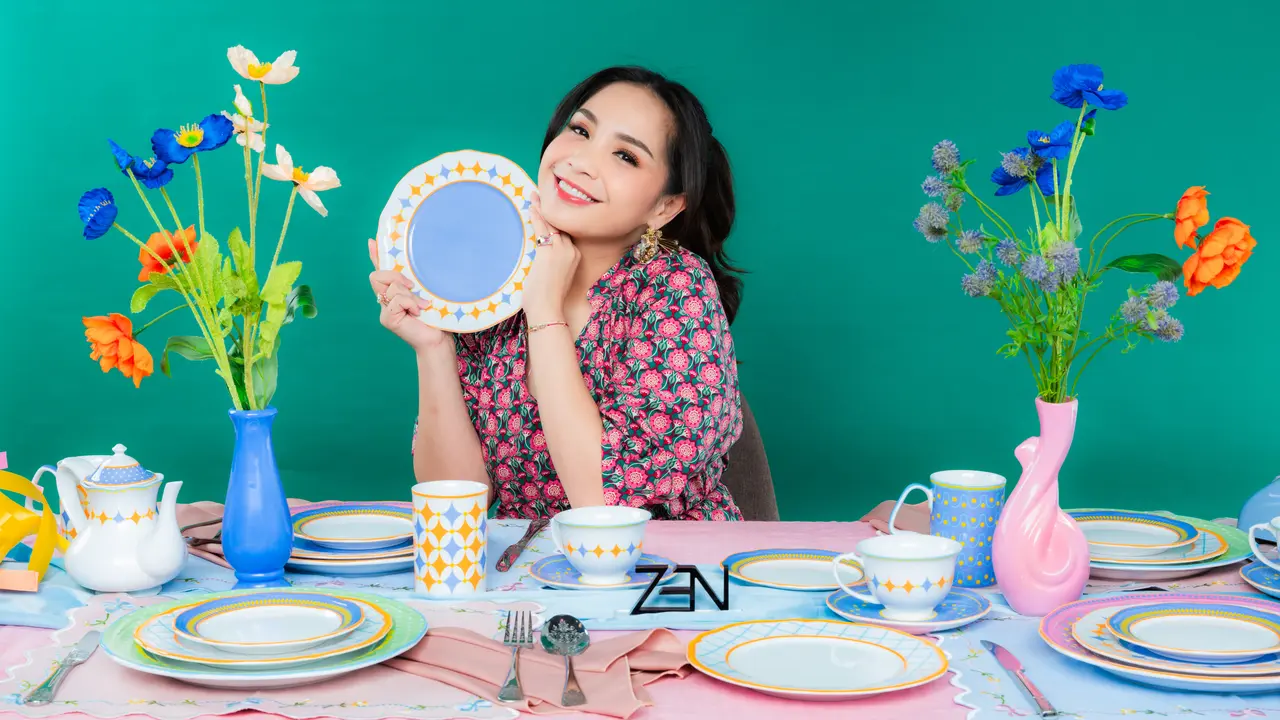 Nagita Slavina bersama produk baru ZEN Tableware, Color Theraphy (Foto Dok: ZEN Tableware)