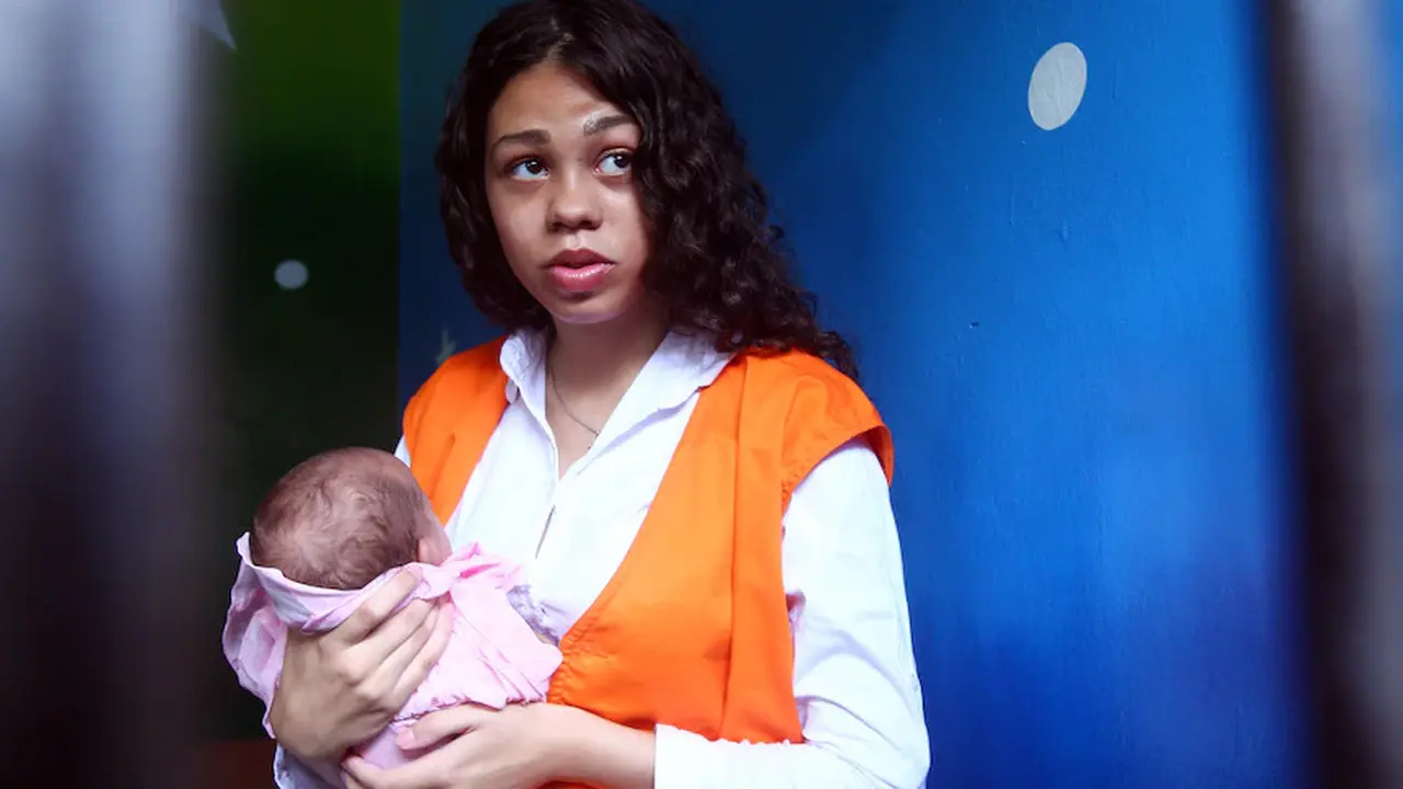 Heather Mack melahirkan putrinya sebelum hukumannya di Indonesia. (AP: Firdia Lisnawati)