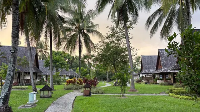 Salah satu sudut kawasan penginapan di Tanjung Lesung Beach Hotel and Resort, yang berada di dalam kawasan KEK Tanjung Lesung. (Liputan6/Luqman Rimadi)