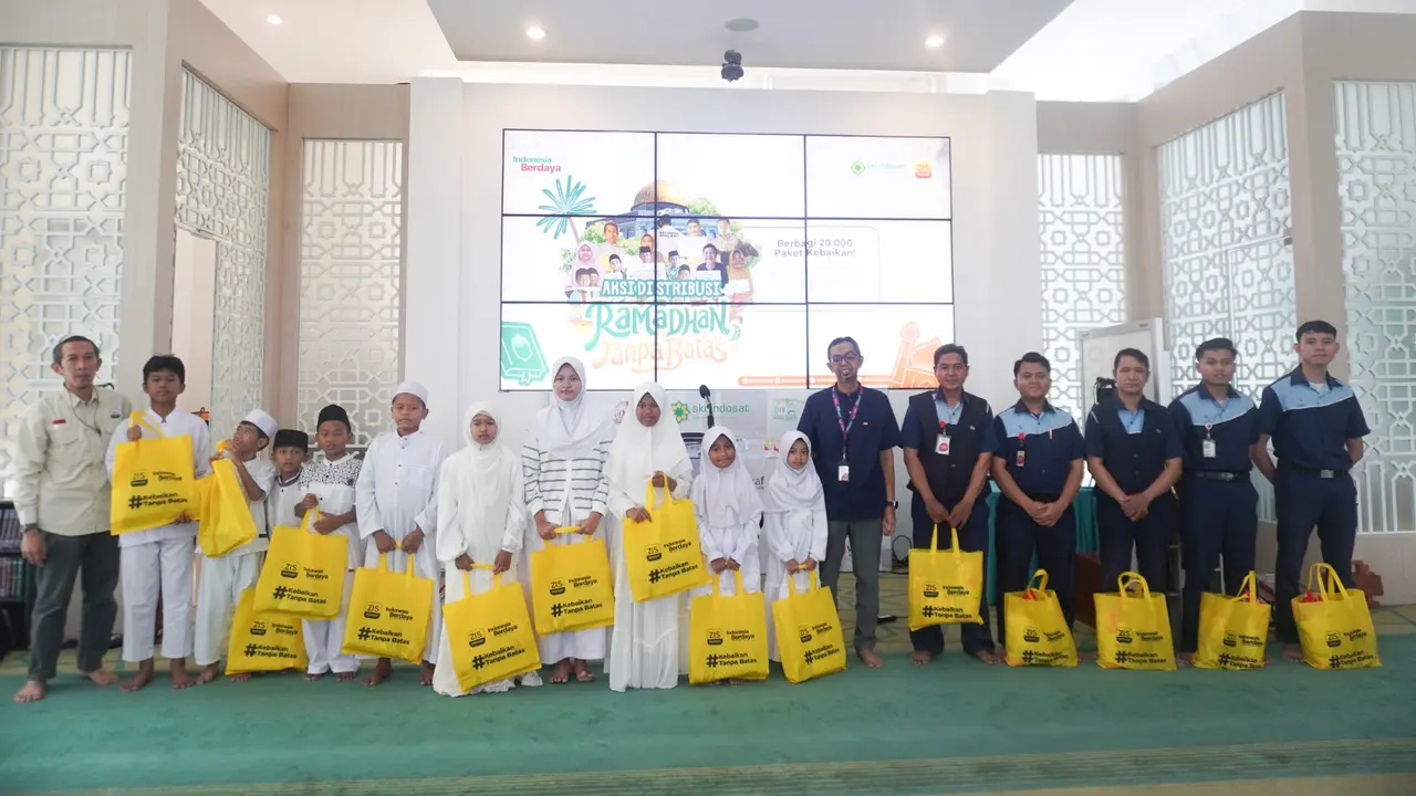 Pelepasan distribusi bantuan dalam Mini Ceremony Aksi Distribusi Ramadan Tanpa Batas yang digelar di Masjid Nurul Taqwa. (Istimewa)