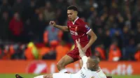 Bek kanan Liverpool, Trent Alexander-Arnold tetap mewaspadai AS Roma pada leg kedua semifinal Liga Champions.  (AP Photo/Dave Thompson)