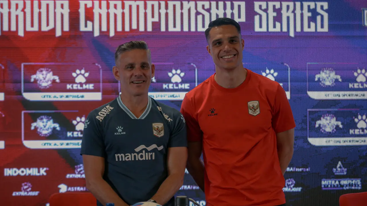Joey Pelupessy dan John Herdman