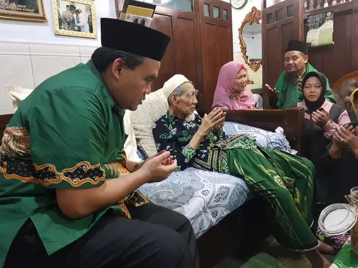 Biografi KH. Maimun Zubair, Sang Kiai Kharismatik dengan Kewalian yang Melegenda