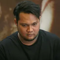 "Kita harus tahu dulu mana yang dilarang, mana yang enggak. Ibarat rambu-rambu, bukan menghalangi kita jalan, tapi mengatur kita jalan," Lanjut suami Inara Idola. (Nurwahyunan/Bintang.com)