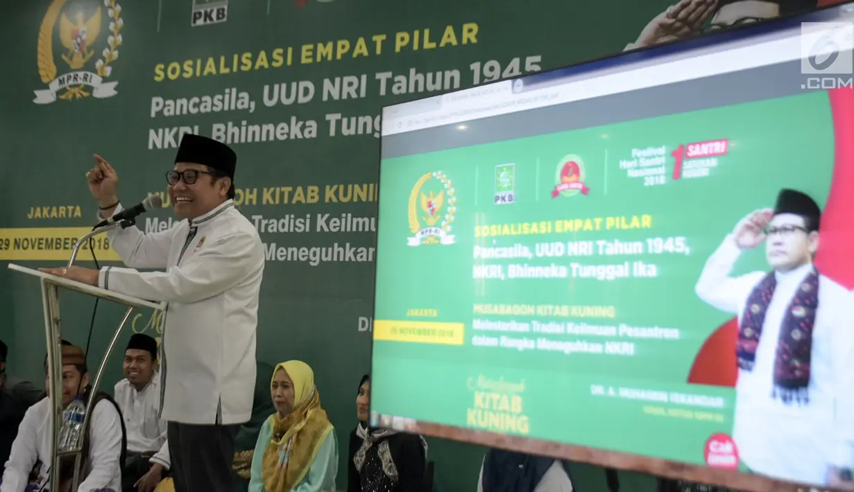 Ketum PKB Muhaimin Iskandar saat membuka Final Musabaqoh Kitab Kuning, Jakarta, Kamis (29/11). Dalam kesempatan itu juga dilakukan Sosialisasi Empat Pilar tentang Pancasila, UUD Tahun 1945, NKRI, dan Bhinneka Tunggal Ika.  (Merdeka.com/Iqbal S Nugroho)