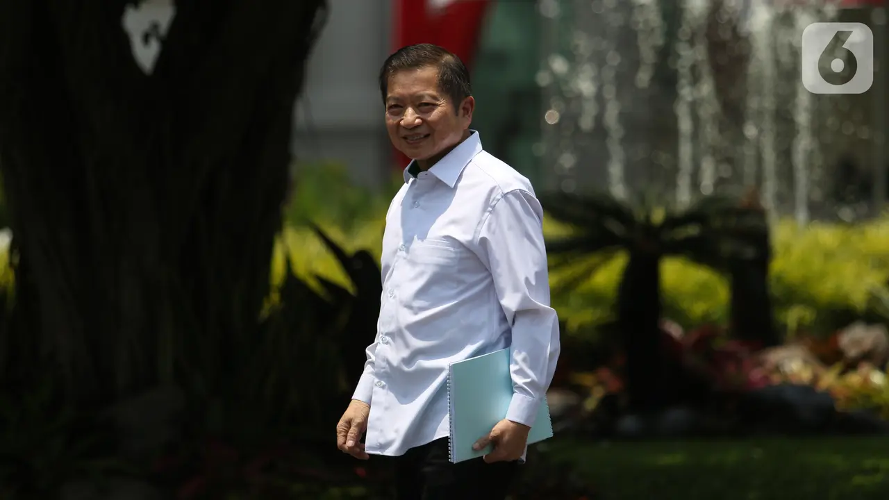 Tiba di Istana, Tiga Wajah Baru Calon Menteri Jokowi Lambaikan Tangan