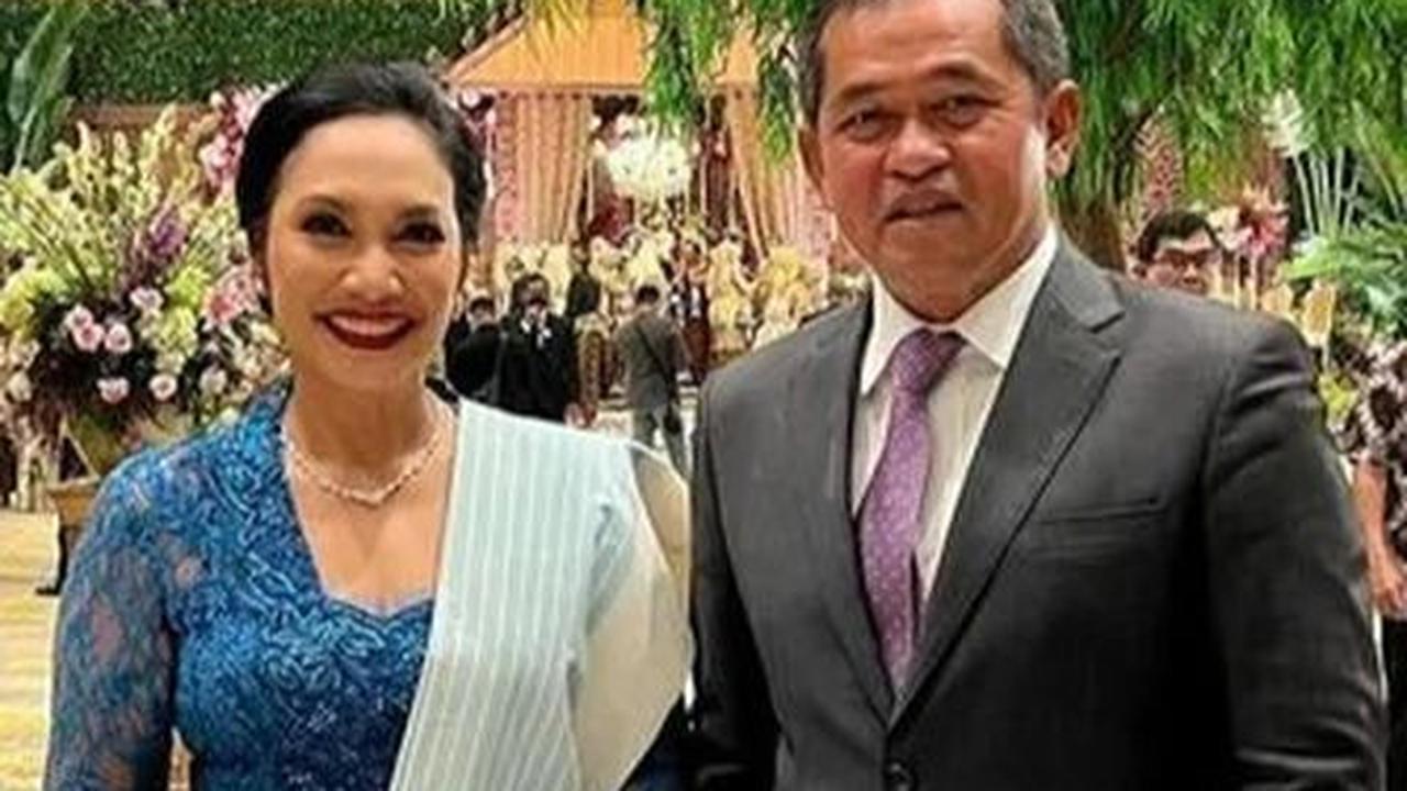 Diungkap sang istri dengan tulisan menggelitik, Maruli disebutnya berpikir masih berusia belia.