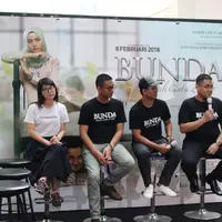 Produser, Sutradara, dan Owner Upnormal pada Press Conference film Bunda: Kisah Cinta 2 Kodi, Kamis (25/1/2018)