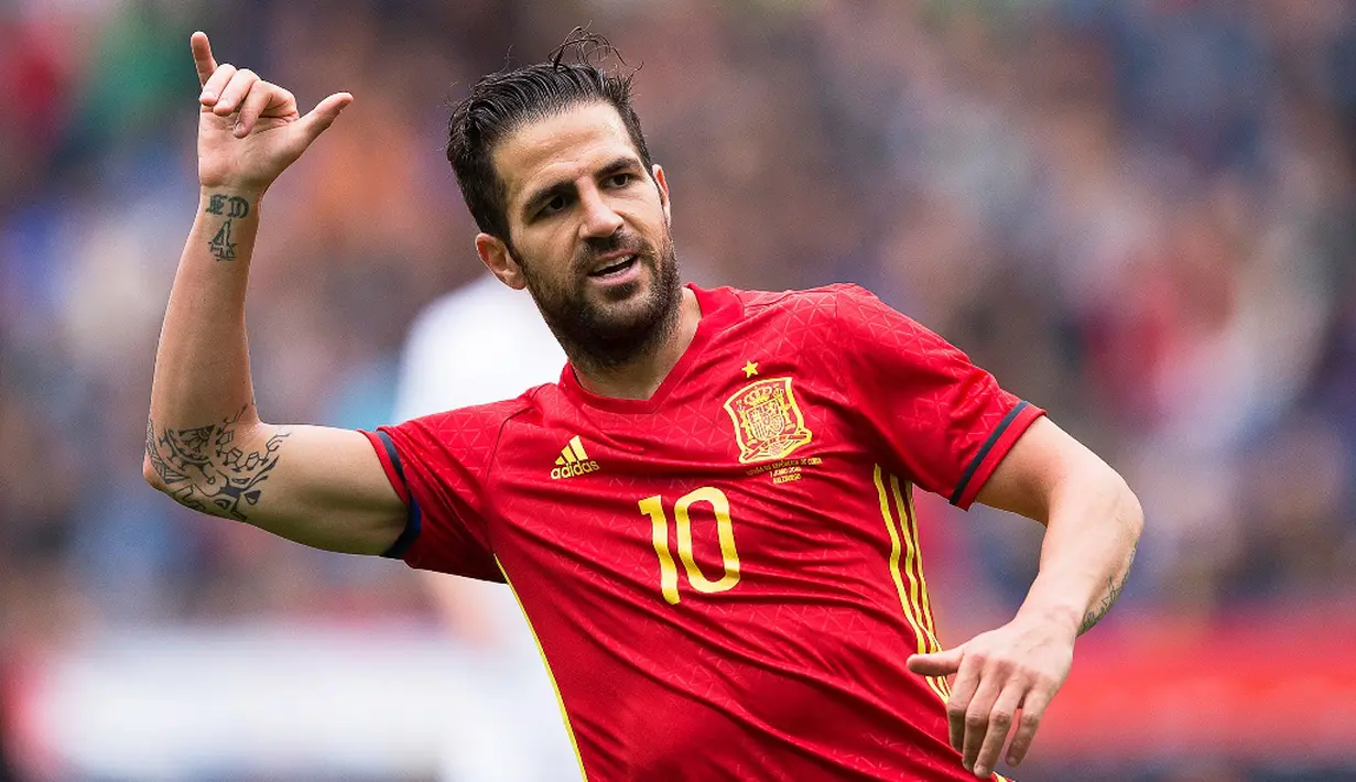Ekspresi pemain Spanyol, Cesc Fabregas, setelah mencetak gol kedua ke gawang Korea Selatan pada laga persahabatan di Red Bull Arena, Wals-Siezenheim, Austria, Rabu (1/6/2016). (EPA/Andreas Schaad)