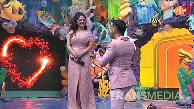 Dewi Perssik dilamar Rian Ibram?