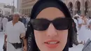 Biasa tampil terbuka, Nia Ramadhani kini terlihat cantik dengan pakaian tertutup dan berhijab.[instagtam/ramadhaniabakrie]