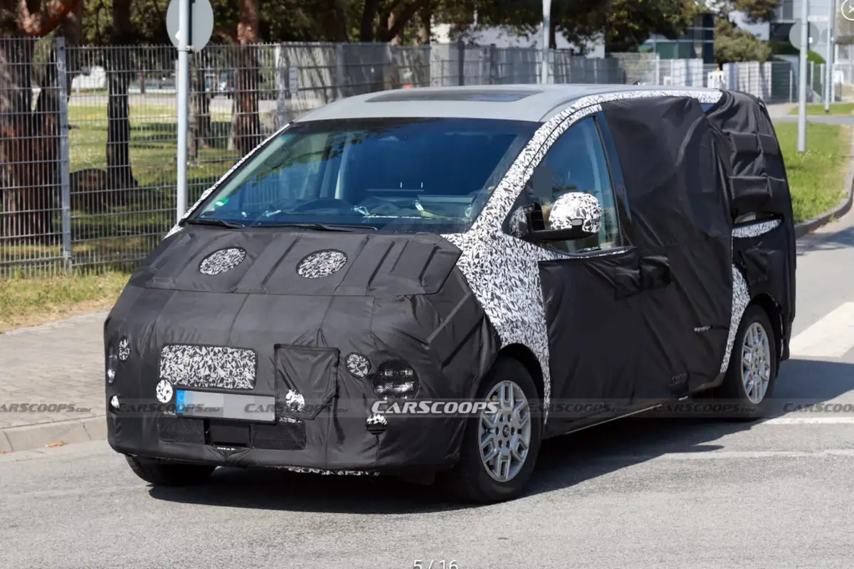 Perkuat Line-Up Elektrifikasi, Hyundai Siap Luncurkan Staria Listrik (Carscoops)