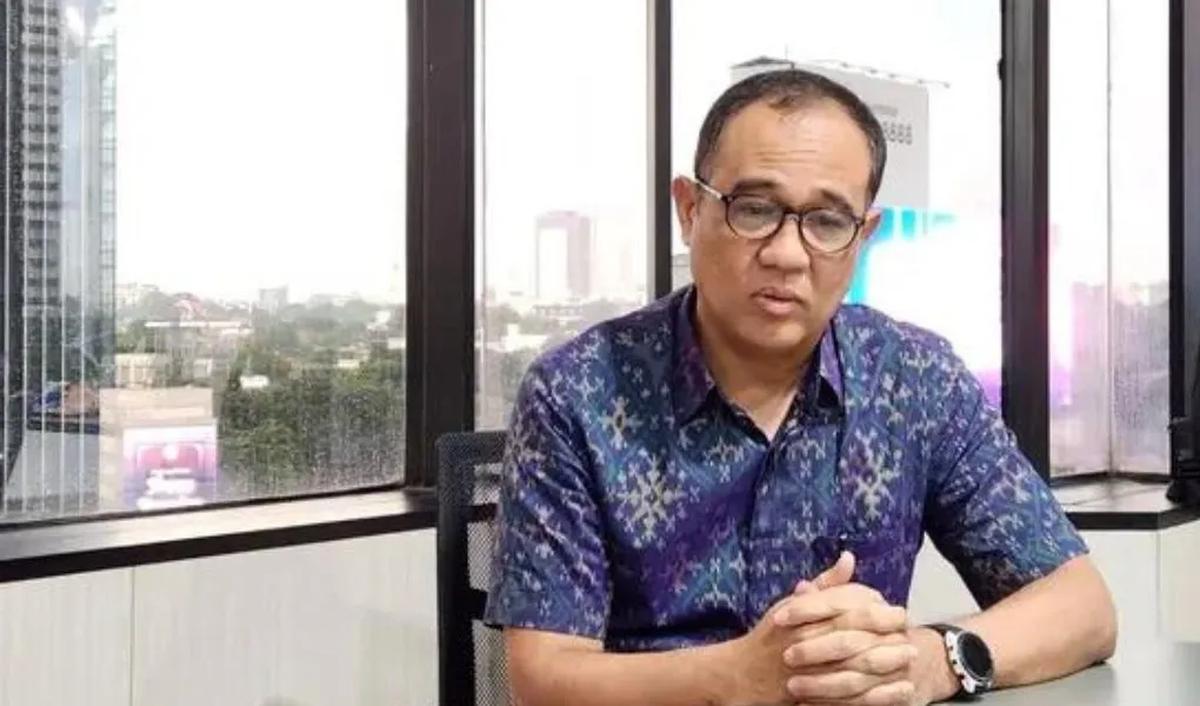 Ernie Meike Torondek, istri mantan pejabat pajak Rafael Alun Trisambodo terlibat aktif dalam penerimaan gratifikasi dan pencucian uang sang suami.