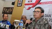 Johan Budi memberi keterangan pers terkait Kinerja KPK selama 2015, Jakarta, Selasa (15/12/2015). Selama 2015, KPK telah memberikan berbagai sanksi kepada 40 pegawainya karena dinilai telah melanggar aturan. (Liputan6.com/Helmi Afandi)