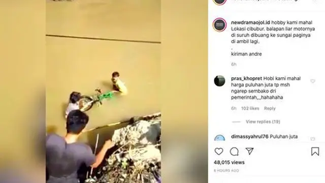 Sepeda motor dibuang ke sungai