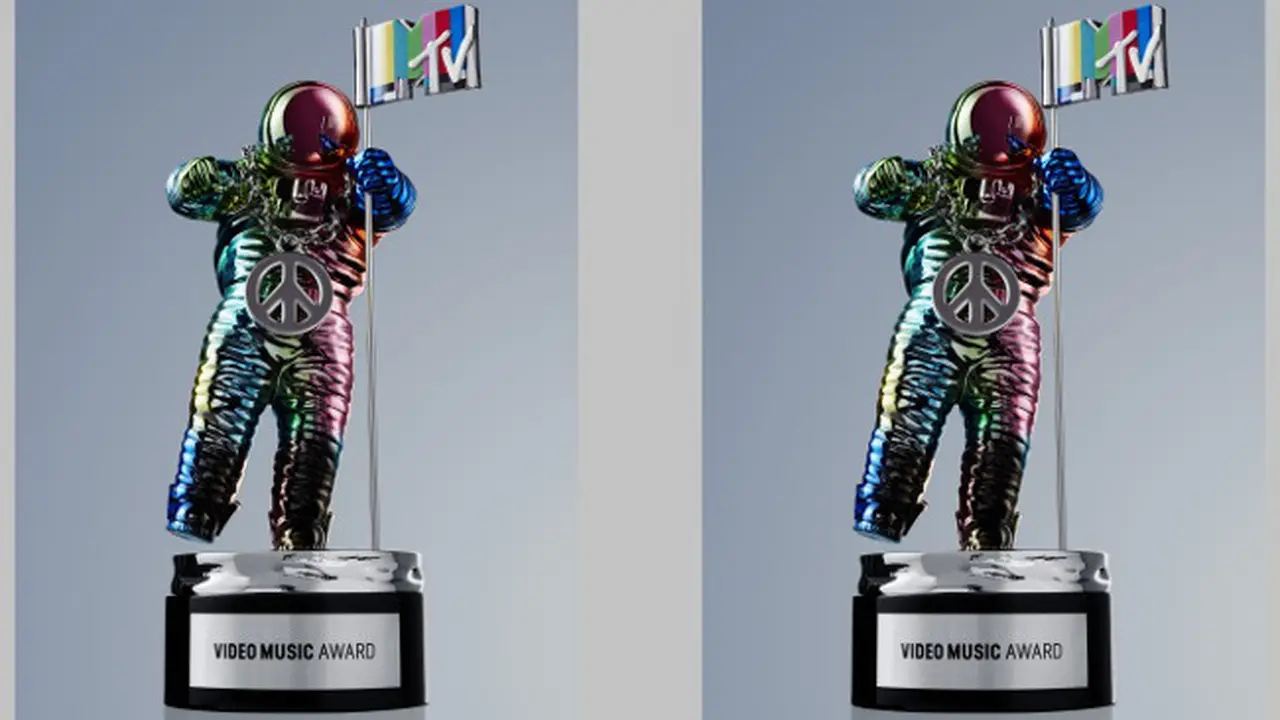 MTV Moonman - MTV Video Music Awards 2015