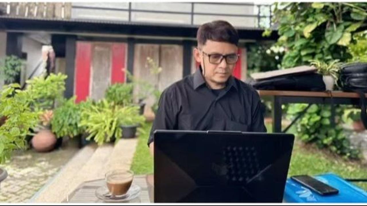Sosok Ari Bias, Komposer dan Musisi yang Laporkan Agnez Mo Buntut Bawakan Lagu 'Bilang Saja' Tanpa Izin