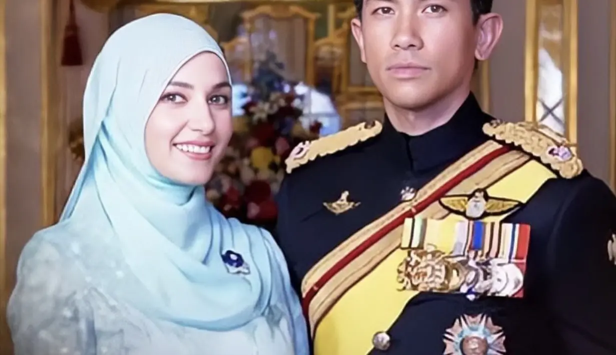 Dengan gaya kerudung yang sederhana, Anisha menambahkan aplikasi brosch yang jadikan gayanya semakin manis.  [Foto: Instagram/ beautifullanishaa]