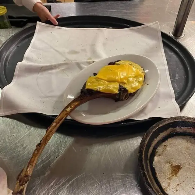 6 Potret Pesanan Makanan dengan Keju Ini Tak Sesuai Harapan, Bikin Kecewa