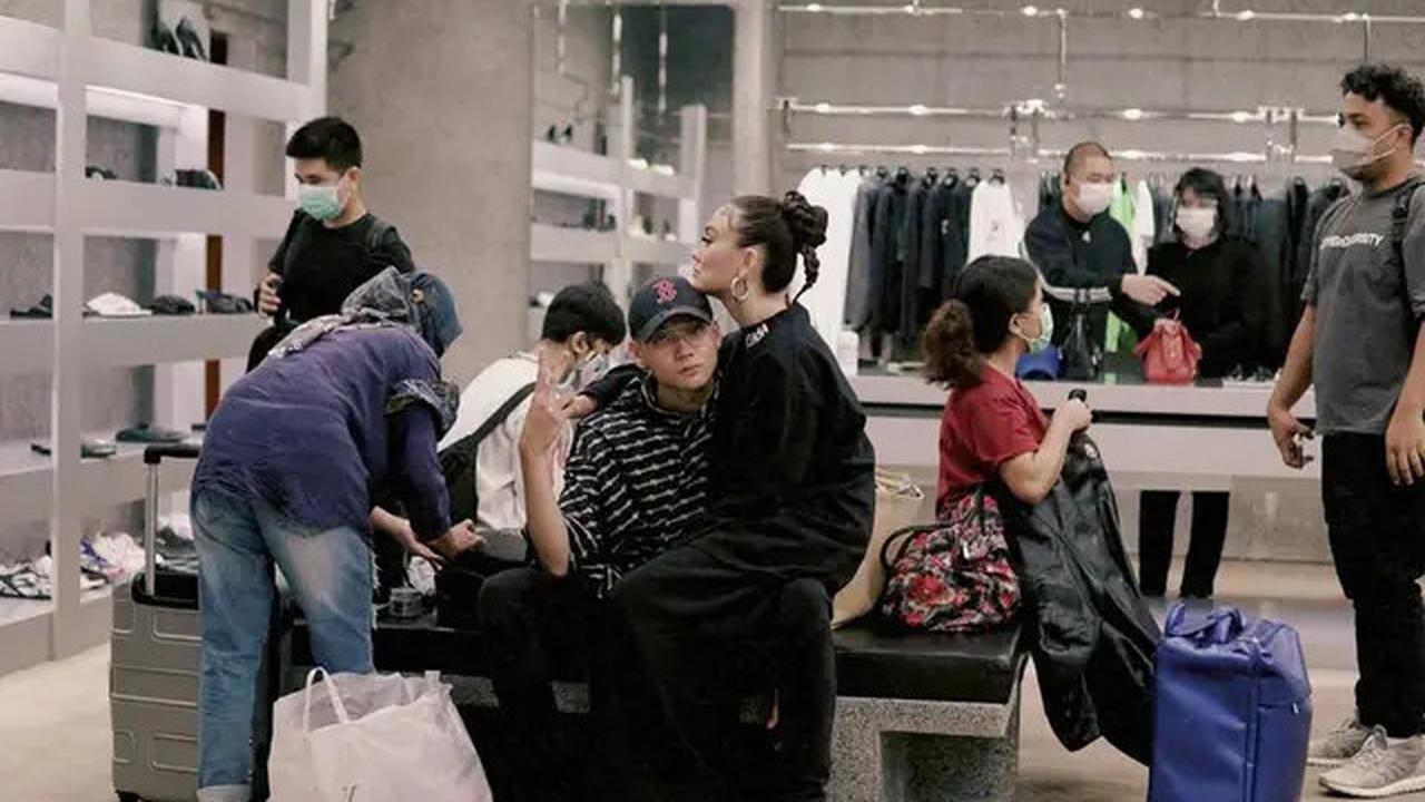 7 Potret Agnez Mo dan Adam Rosyadi 4 Tahun Pacaran, Terungkap Foto Awal Bareng