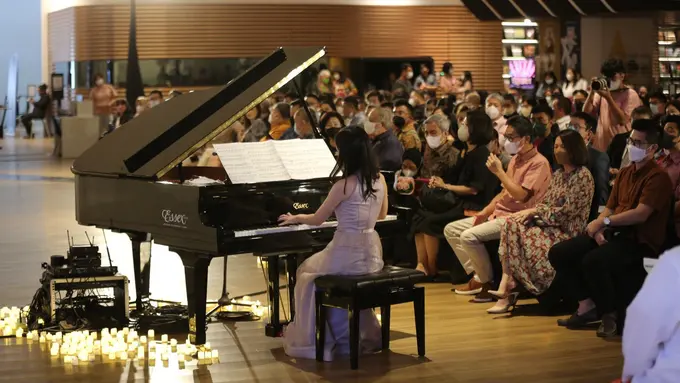 Pertunjukkan Symphony of Colors dari Be Sharp (foto : Daniel Kampua)