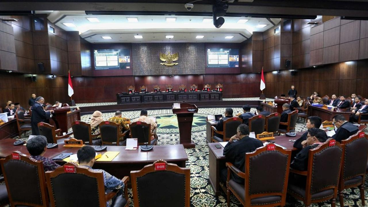 Tim Anies dan Ganjar Protes Eddy Hiariej hingga Muhammad Qodari Jadi Saksi Ahli Prabowo-Gibran