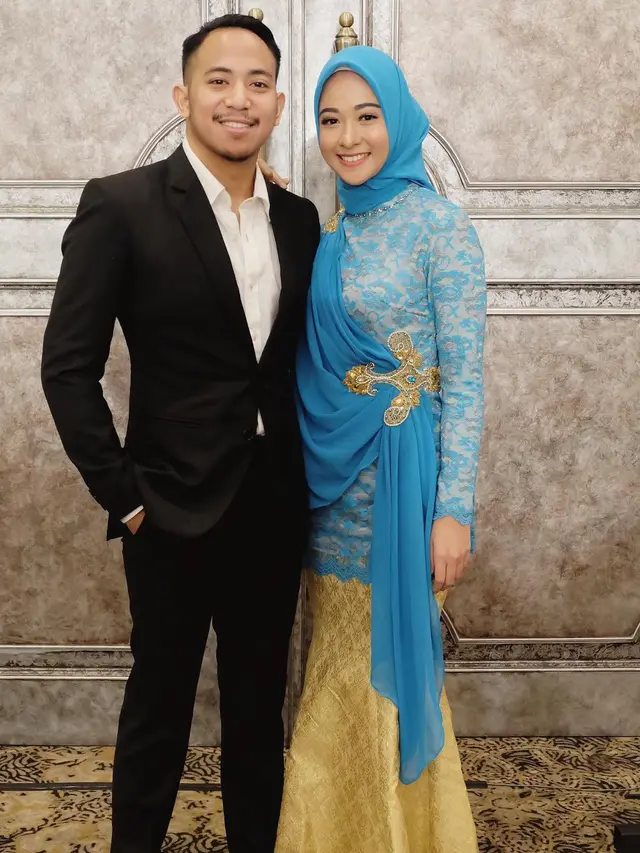 ilustrasi potret kedekatan poppy bunga bersama buah hati dan suami yang mesra/instagram: poppybungariphat