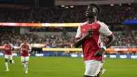 Gelandang Arsenal FC Bukayo Saka melakukan selebrasi setelah mencetak gol pada babak pertama pertandingan sepak bola Piala Champions melawan FC Barcelona, Rabu, 26 Juli 2023, di Inglewood, California (AP Photo/Ashley Landis)
