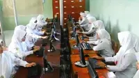 Kementerian dan Dikdasmen yang menguji coba kebijakan baru UN berbasis komputer tetap mengantisipasi kemungkinan terjadinya kebocoran soal.