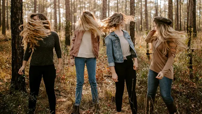 Ilustrasi Relationship Friends