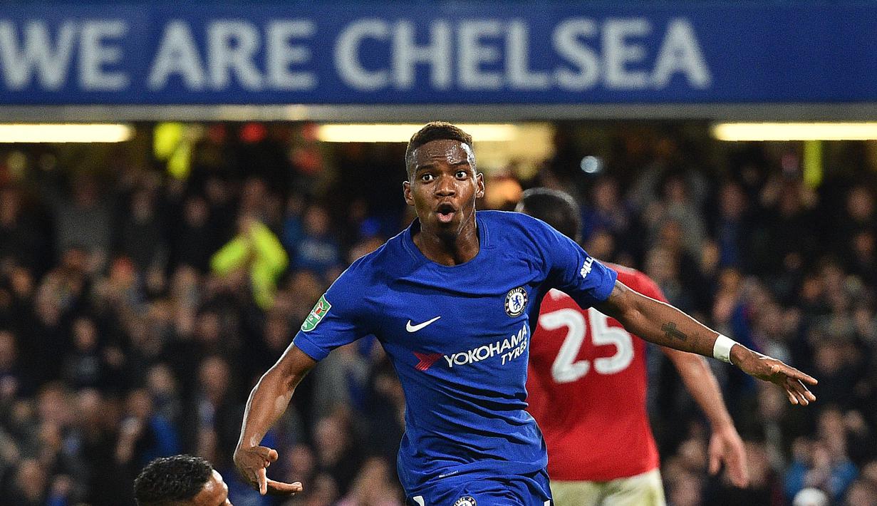 Gelandang muda Chelsea, Charly Musonda menyumbang satu gol saat melawan Nottingham Forest pada babak ketiga Piala Liga Inggris di Stamford Bridge, London (20/9/2017). Chelsea menang 5-1. (AFP/Glyn Kirk)
