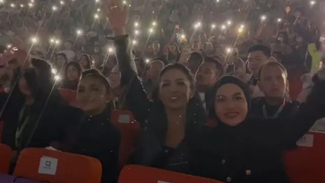 Potret Kris Dayanti Nonton Konser Mariah Carey di Sentul/Instagram @krisdayantilemos